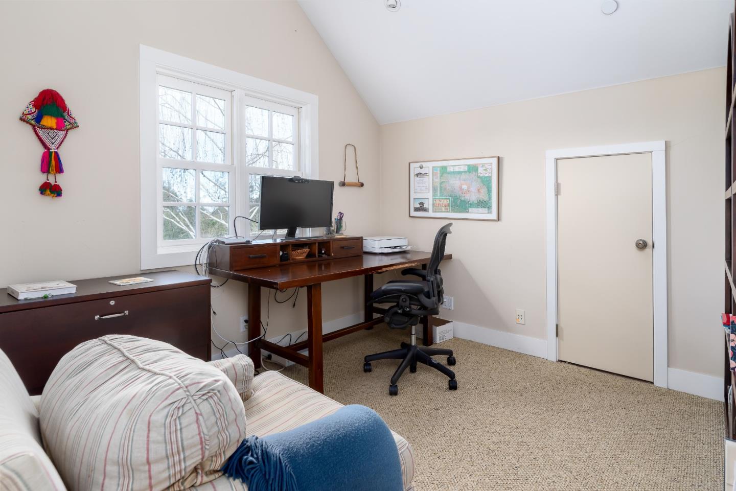 Detail Gallery Image 24 of 39 For 270 Gabarda Way, Portola Valley,  CA 94028 - 5 Beds | 3/1 Baths
