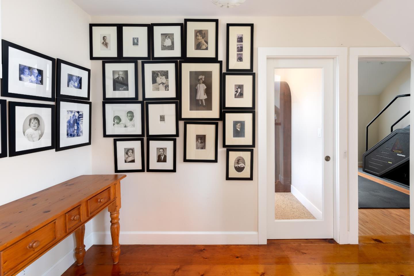 Detail Gallery Image 27 of 39 For 270 Gabarda Way, Portola Valley,  CA 94028 - 5 Beds | 3/1 Baths