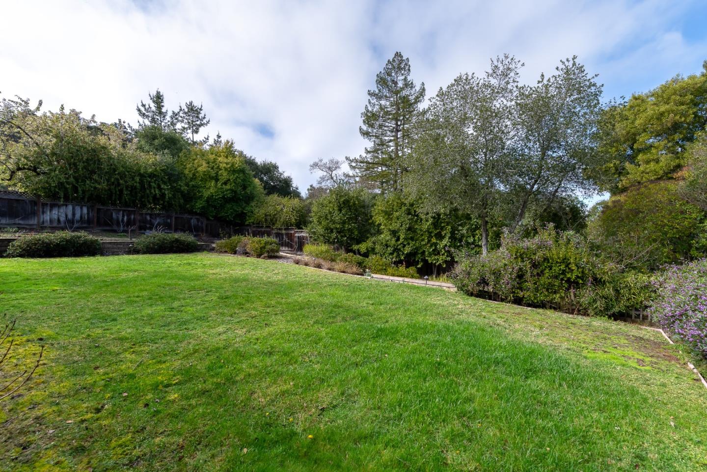 Detail Gallery Image 34 of 39 For 270 Gabarda Way, Portola Valley,  CA 94028 - 5 Beds | 3/1 Baths