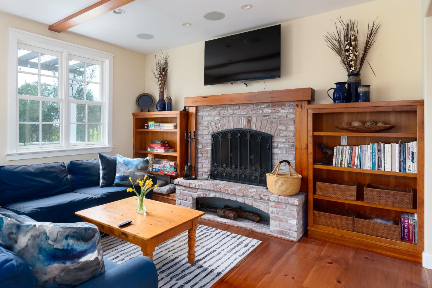 Detail Gallery Image 8 of 39 For 270 Gabarda Way, Portola Valley,  CA 94028 - 5 Beds | 3/1 Baths