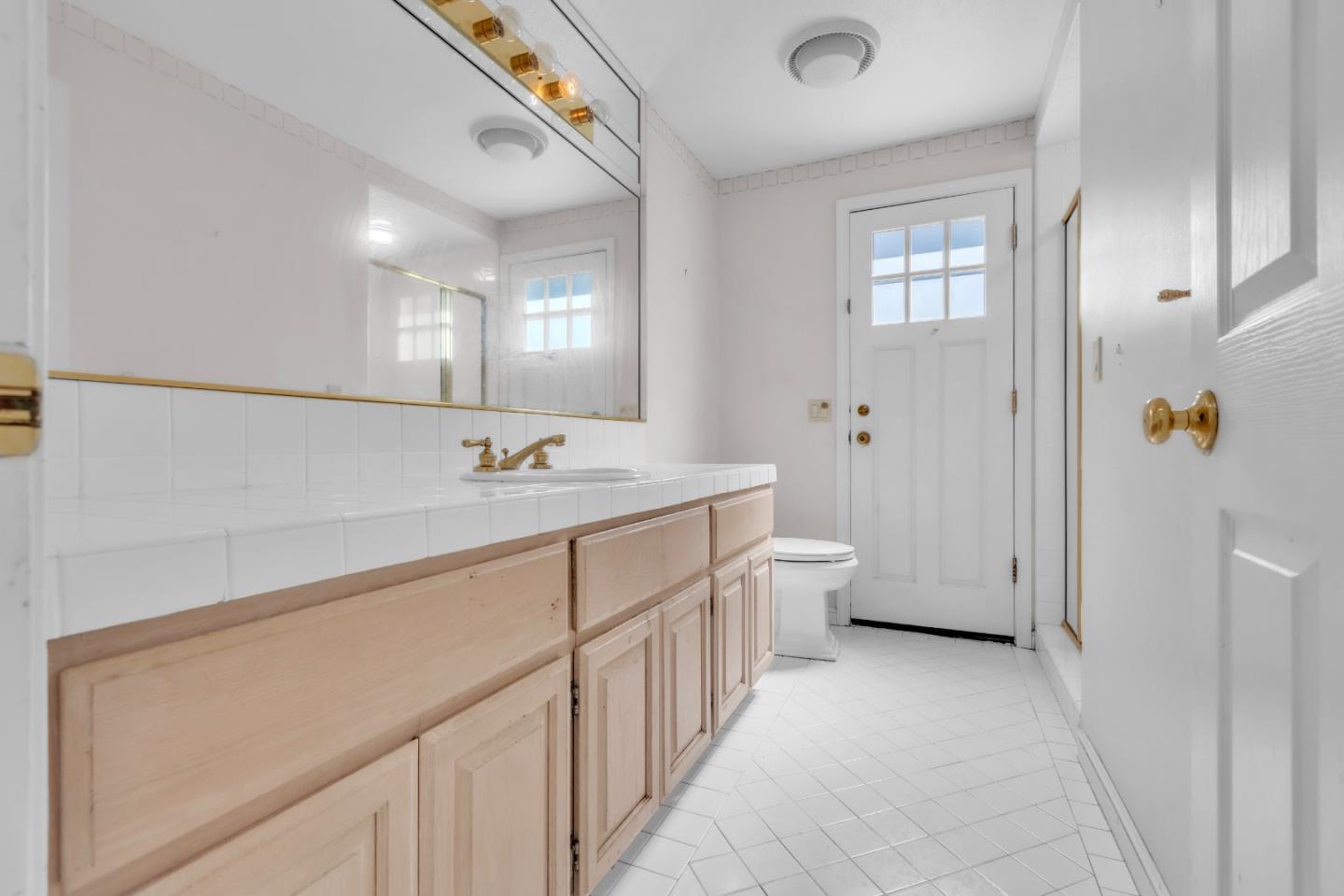Detail Gallery Image 13 of 27 For 4443 Deer Field Way, Danville,  CA 94506 - 3 Beds | 4/1 Baths