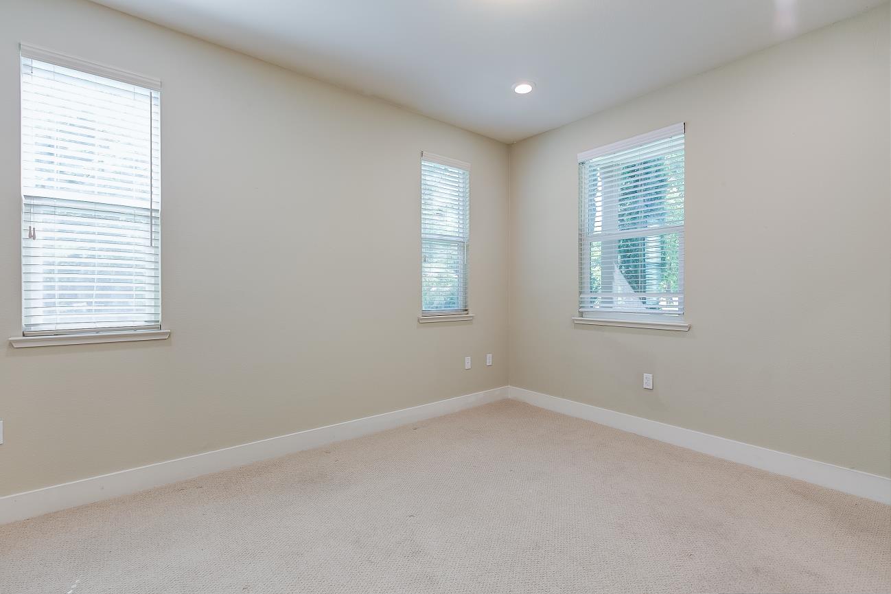 Detail Gallery Image 7 of 31 For 4053 Clare St, Dublin,  CA 94568 - 4 Beds | 3/1 Baths