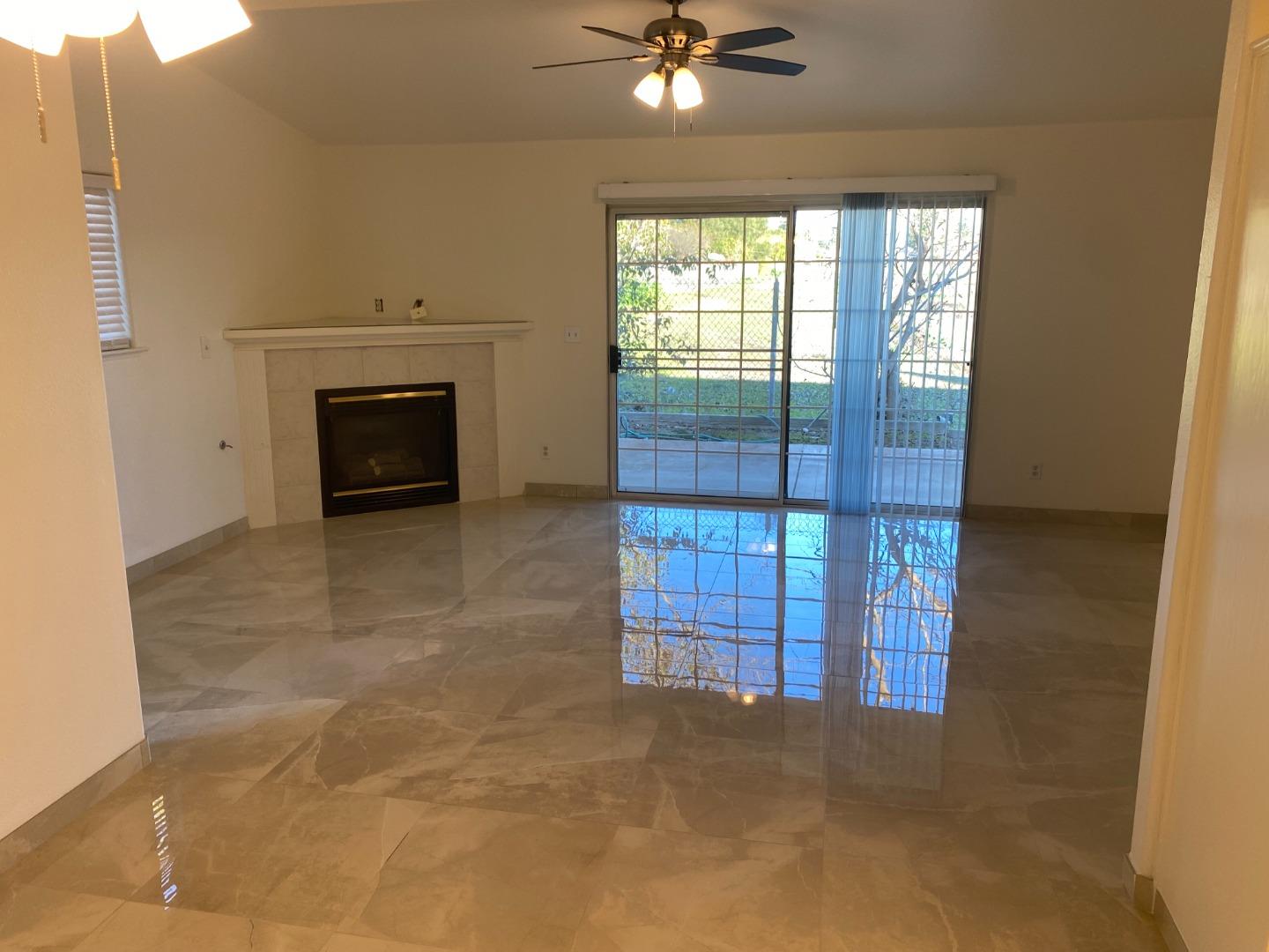 Detail Gallery Image 13 of 27 For 1542 E Alluvial Ave #128,  Fresno,  CA 93720 - 3 Beds | 2 Baths