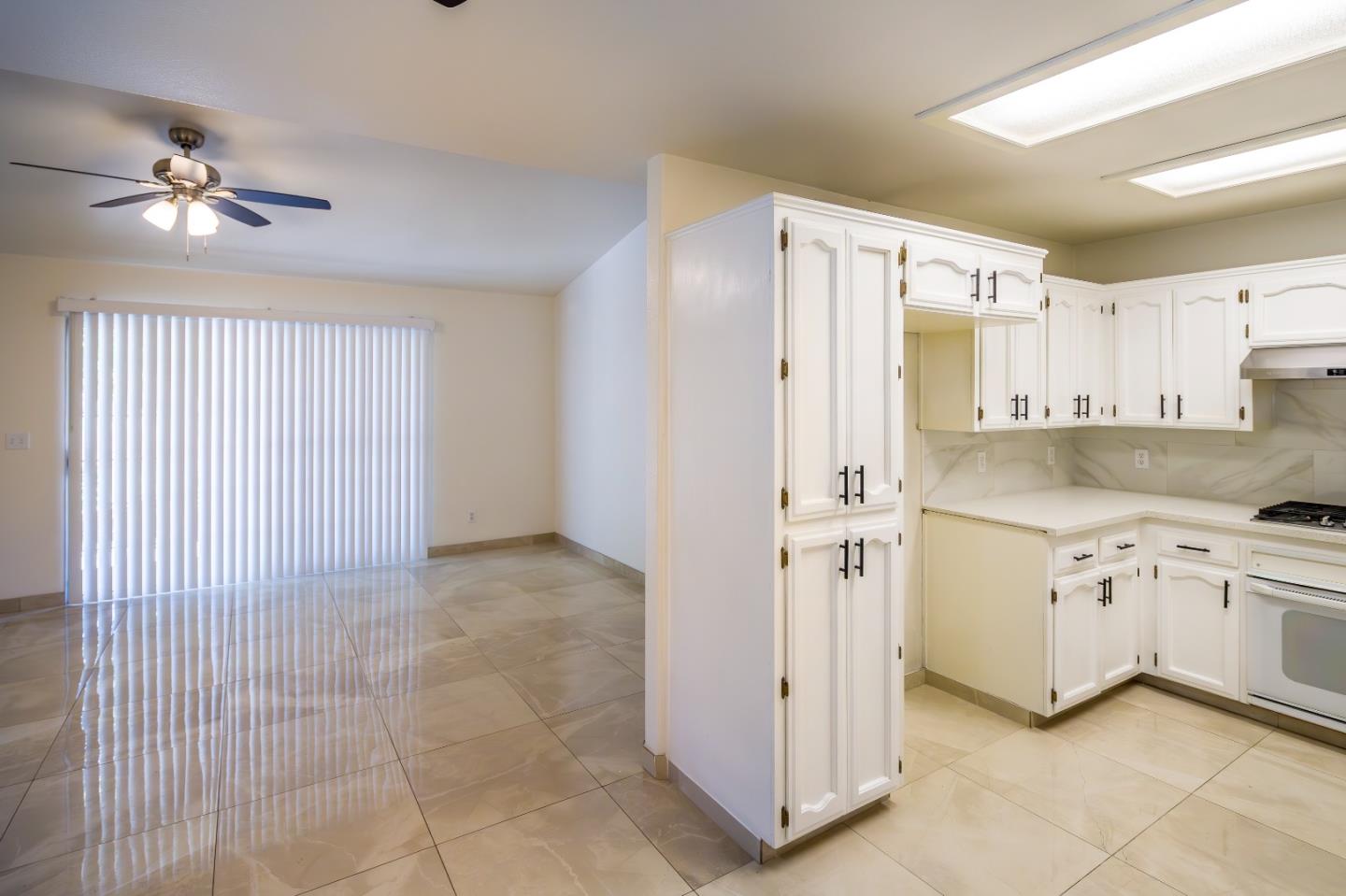 Detail Gallery Image 15 of 27 For 1542 E Alluvial Ave #128,  Fresno,  CA 93720 - 3 Beds | 2 Baths