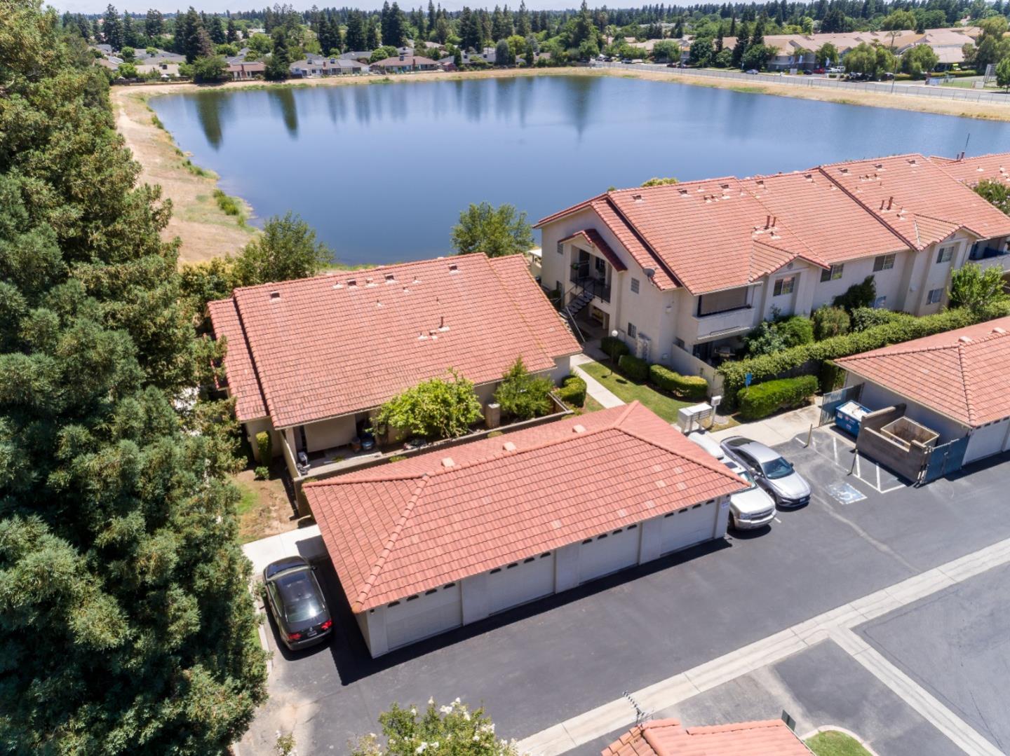 Detail Gallery Image 5 of 27 For 1542 E Alluvial Ave #128,  Fresno,  CA 93720 - 3 Beds | 2 Baths