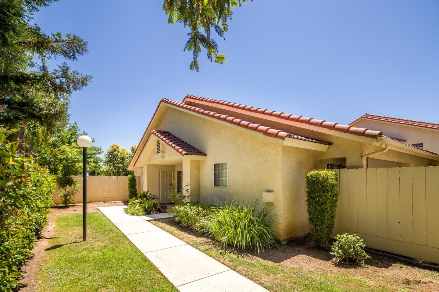 Detail Gallery Image 8 of 27 For 1542 E Alluvial Ave #128,  Fresno,  CA 93720 - 3 Beds | 2 Baths