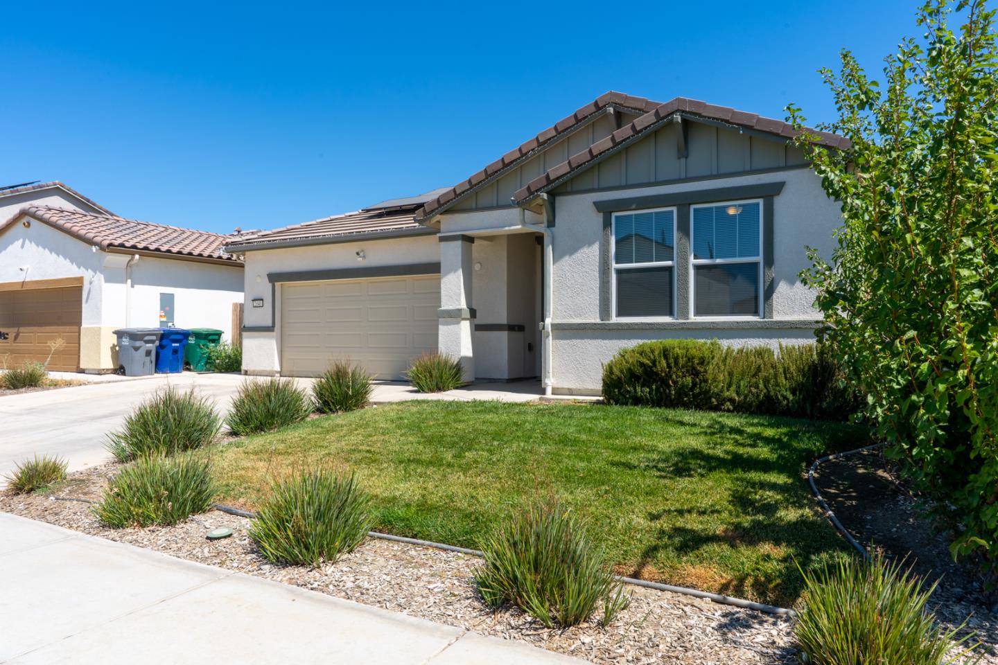Detail Gallery Image 3 of 50 For 2040 Edwards St, Los Banos,  CA 93635 - 4 Beds | 3 Baths