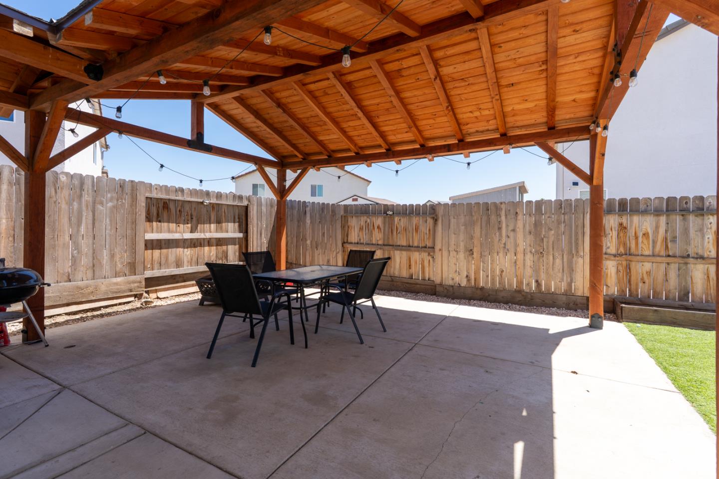Detail Gallery Image 34 of 50 For 2040 Edwards St, Los Banos,  CA 93635 - 4 Beds | 3 Baths