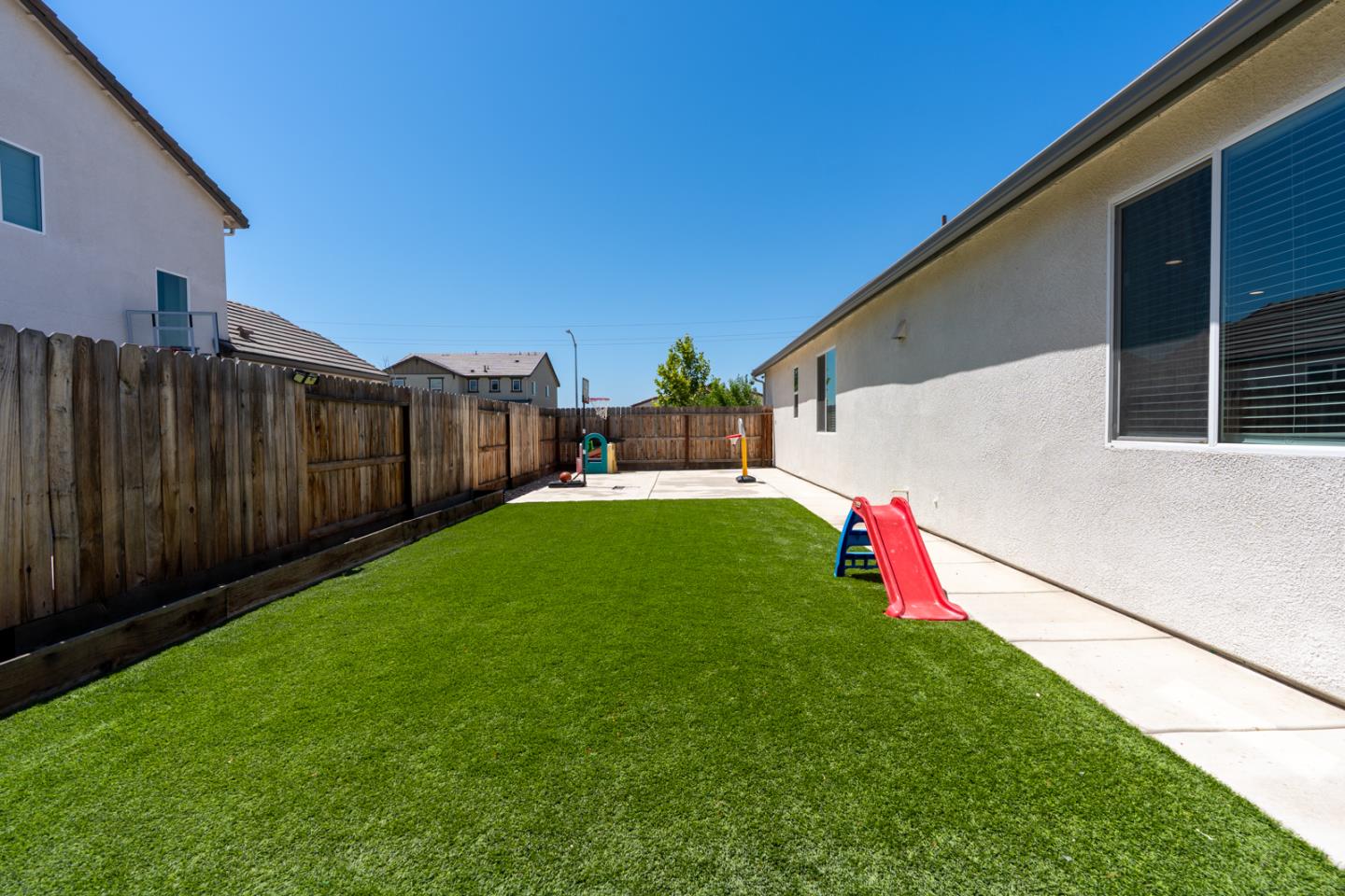 Detail Gallery Image 37 of 50 For 2040 Edwards St, Los Banos,  CA 93635 - 4 Beds | 3 Baths