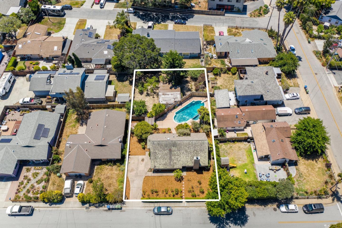 Detail Gallery Image 3 of 11 For 1024 Webster St, Santa Cruz,  CA 95062 - 4 Beds | 4 Baths