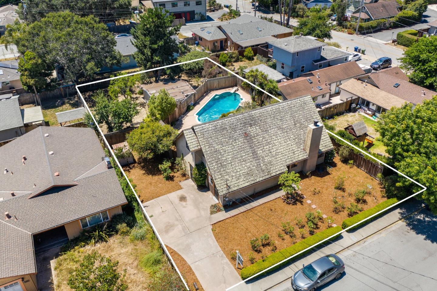 Detail Gallery Image 4 of 11 For 1024 Webster St, Santa Cruz,  CA 95062 - 4 Beds | 4 Baths