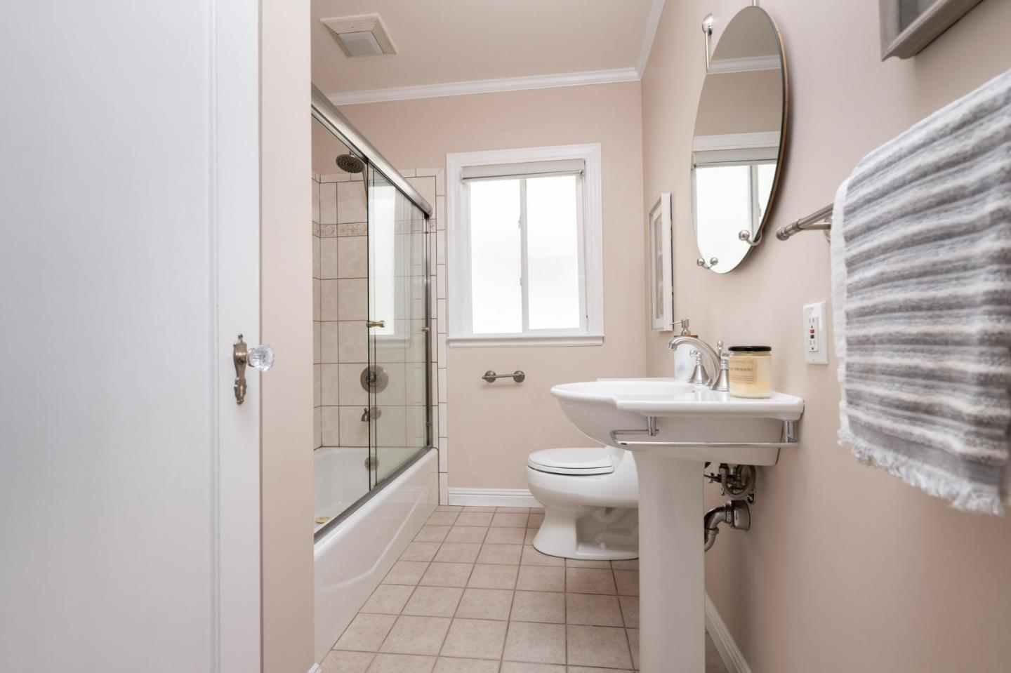 Detail Gallery Image 14 of 22 For 633 Pine Ter, South San Francisco,  CA 94080 - 3 Beds | 1 Baths