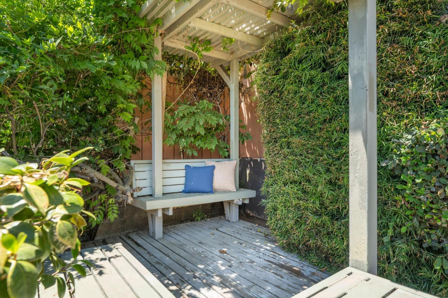 Detail Gallery Image 18 of 22 For 633 Pine Ter, South San Francisco,  CA 94080 - 3 Beds | 1 Baths
