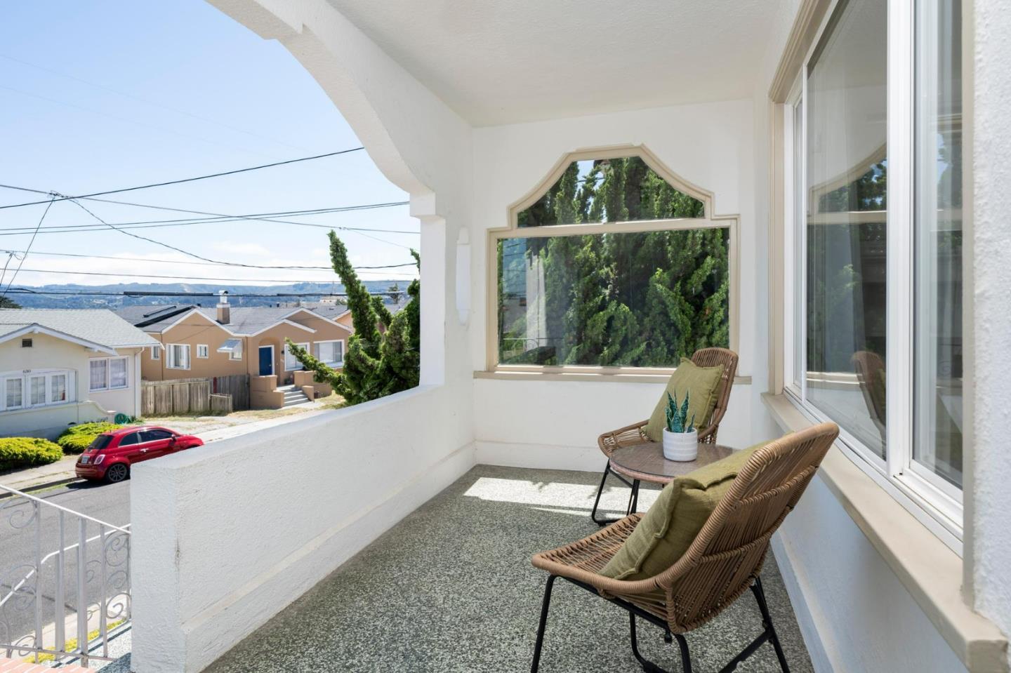 Detail Gallery Image 3 of 22 For 633 Pine Ter, South San Francisco,  CA 94080 - 3 Beds | 1 Baths
