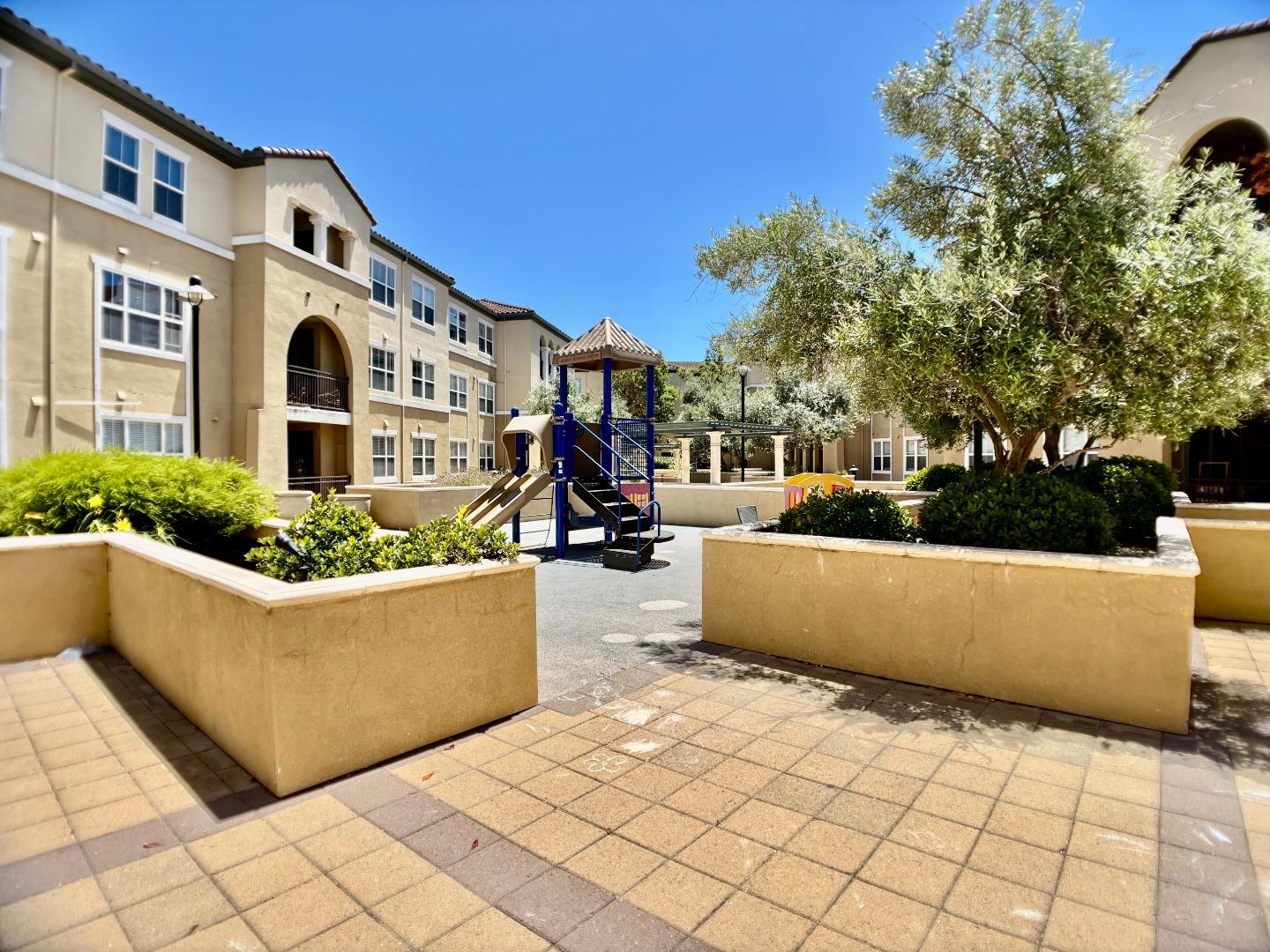 Detail Gallery Image 6 of 23 For 1883 Agnew Rd #425,  Santa Clara,  CA 95054 - 2 Beds | 2 Baths