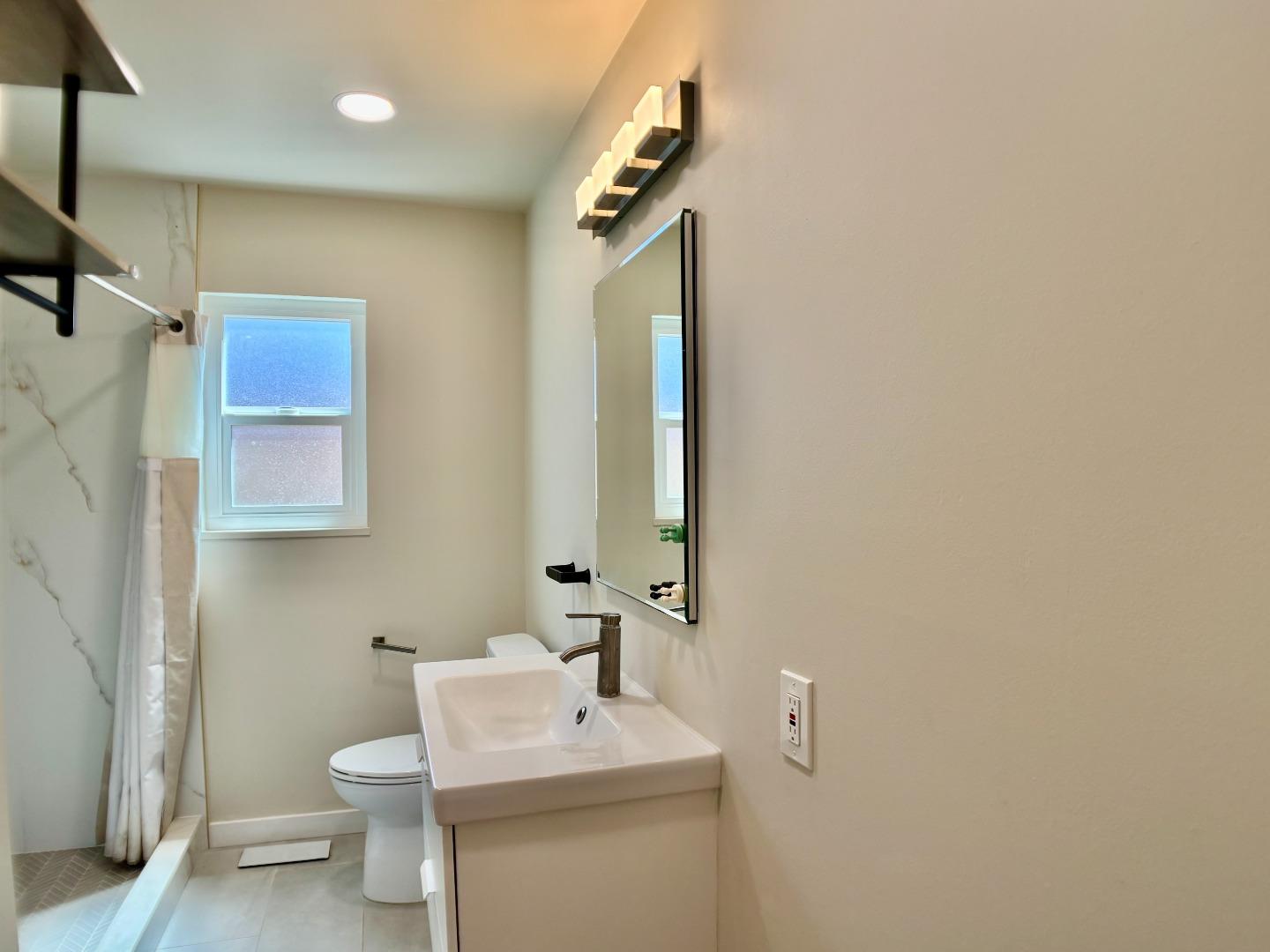 Detail Gallery Image 13 of 32 For 1352 Carrie Lee Way, San Jose,  CA 95118 - 3 Beds | 2 Baths