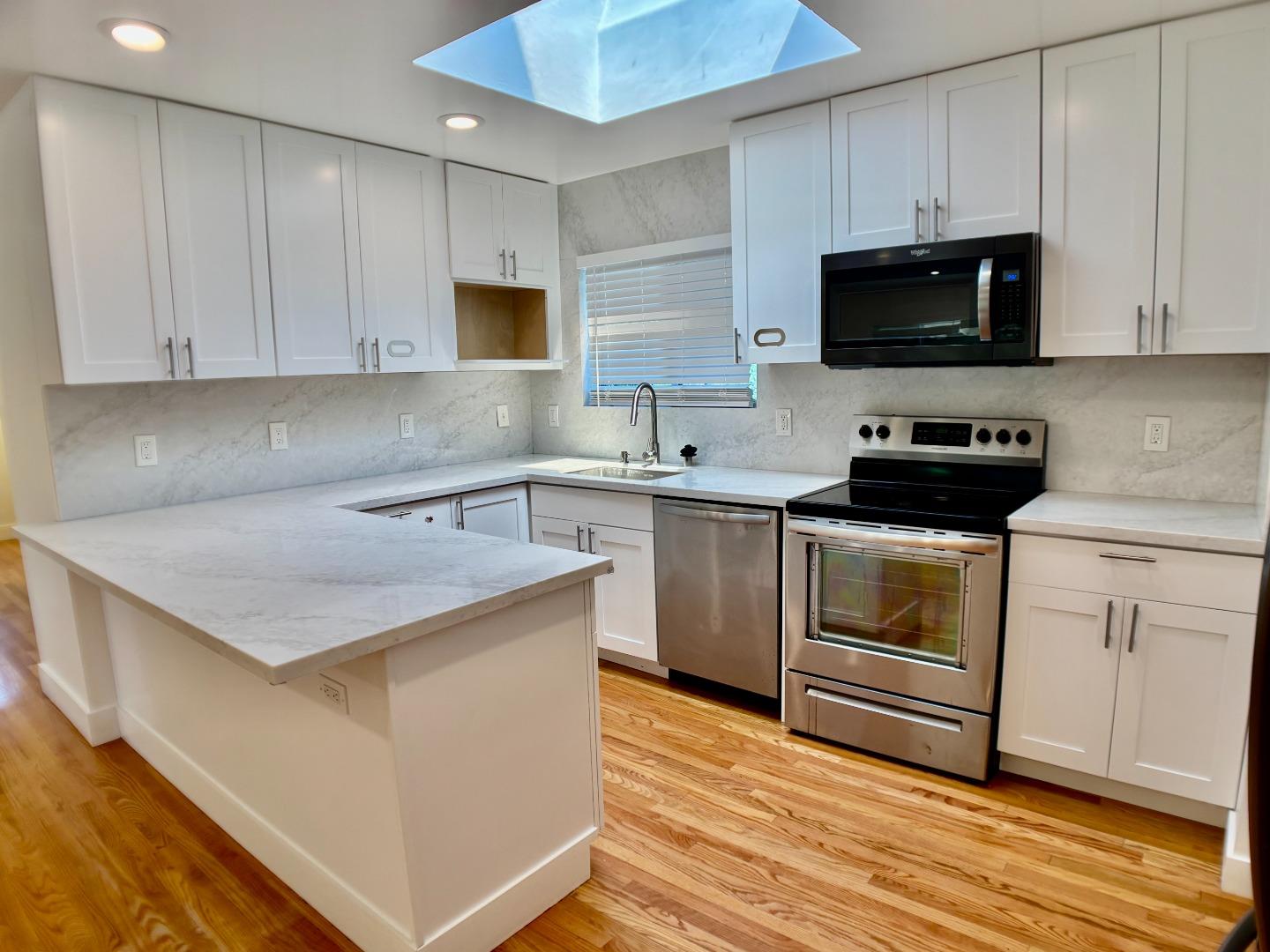 Detail Gallery Image 5 of 32 For 1352 Carrie Lee Way, San Jose,  CA 95118 - 3 Beds | 2 Baths