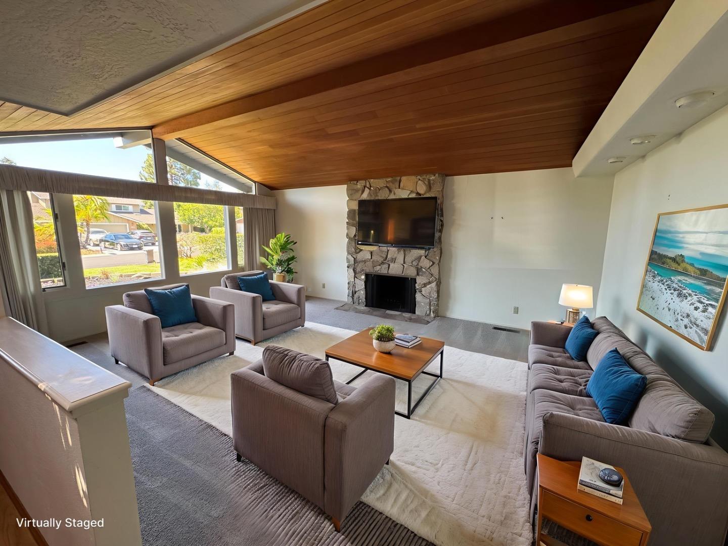 Detail Gallery Image 6 of 7 For 665 San Martin Pl, Los Altos,  CA 94024 - 5 Beds | 2/1 Baths