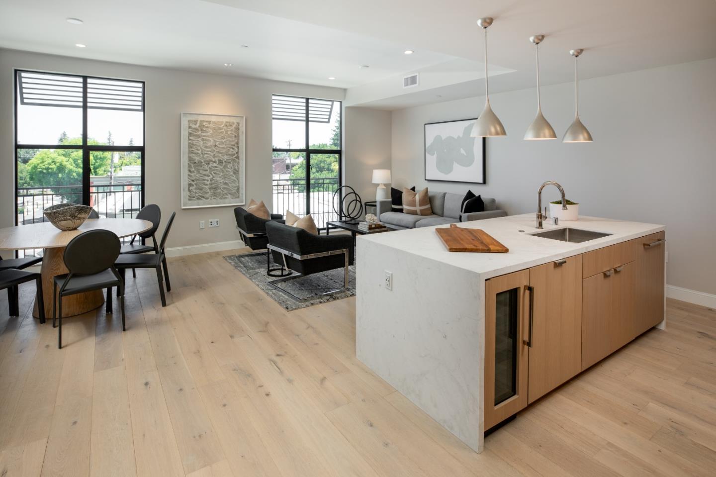 Detail Gallery Image 2 of 11 For 450 First St #302,  Los Altos,  CA 94022 - 2 Beds | 2/1 Baths