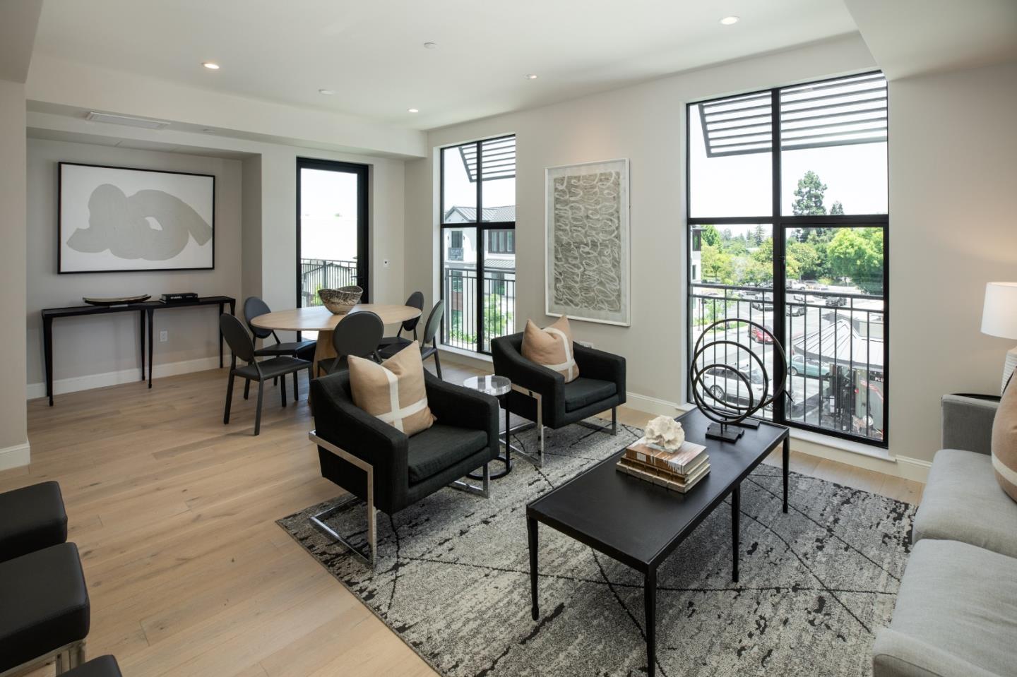 Detail Gallery Image 5 of 11 For 450 First St #302,  Los Altos,  CA 94022 - 2 Beds | 2/1 Baths