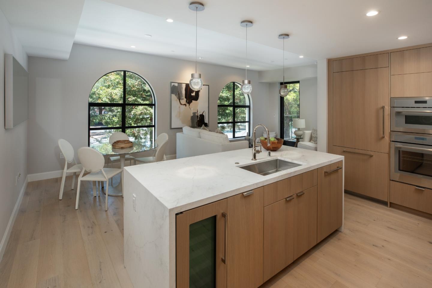 Detail Gallery Image 3 of 12 For 450 First St #201,  Los Altos,  CA 94022 - 2 Beds | 2/1 Baths