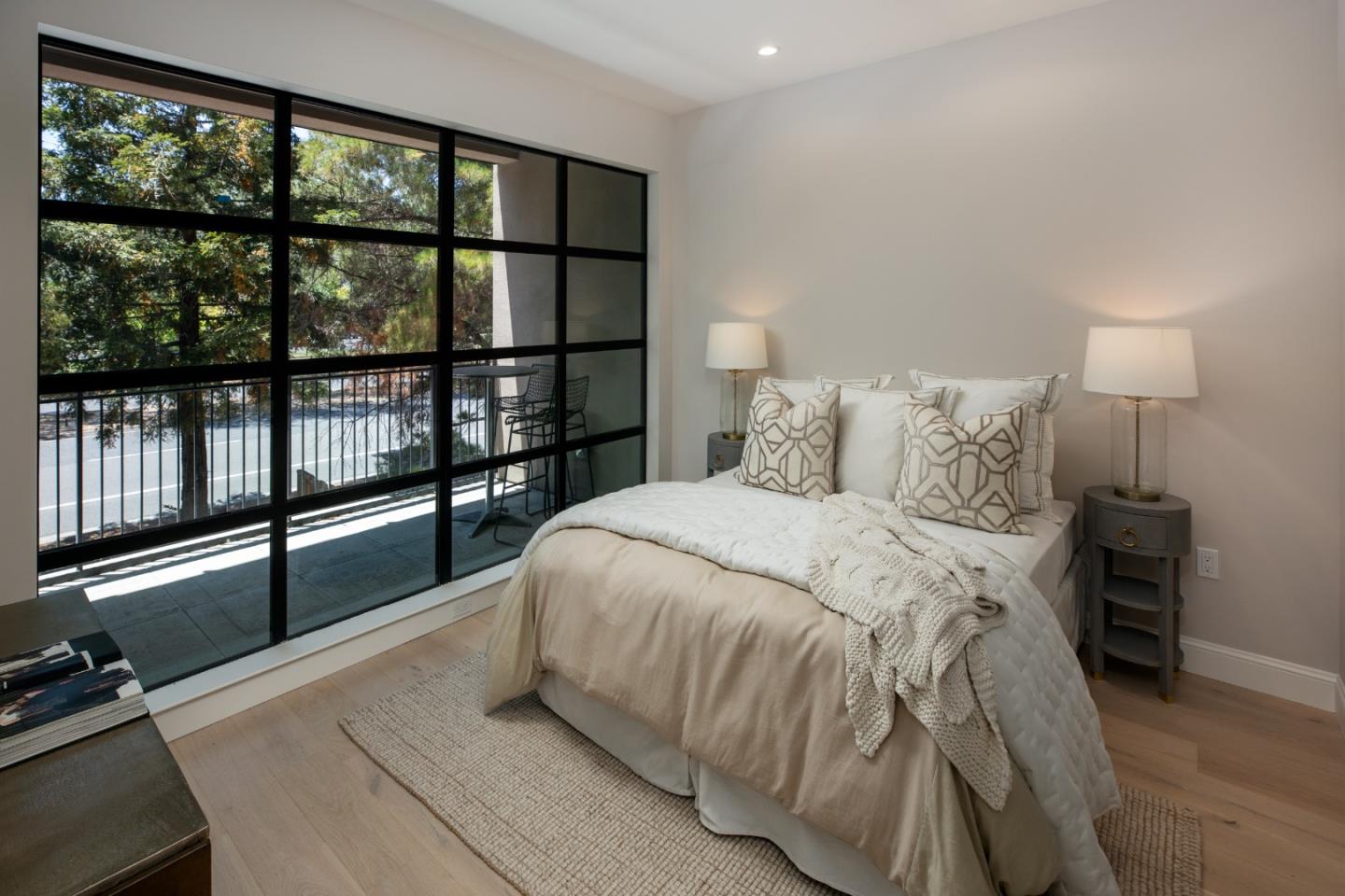 Detail Gallery Image 7 of 12 For 450 First St #201,  Los Altos,  CA 94022 - 2 Beds | 2/1 Baths