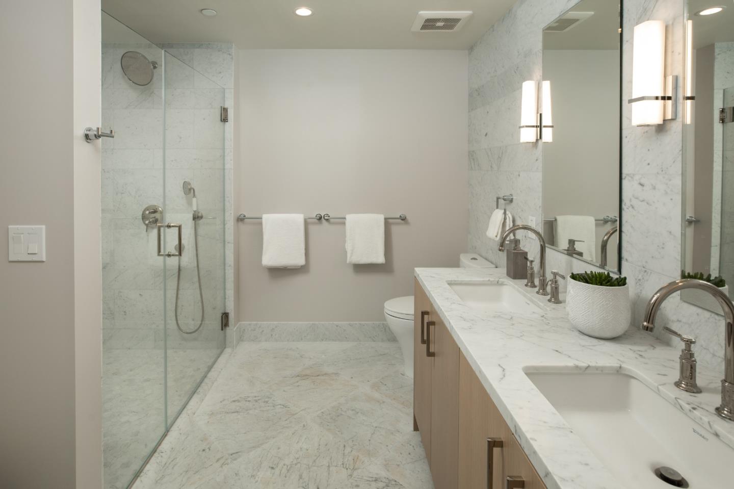 Detail Gallery Image 8 of 12 For 450 First St #201,  Los Altos,  CA 94022 - 2 Beds | 2/1 Baths