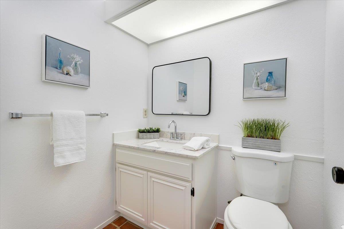 Detail Gallery Image 14 of 35 For 505 Drake Ct, Foster City,  CA 94404 - 4 Beds | 2/1 Baths