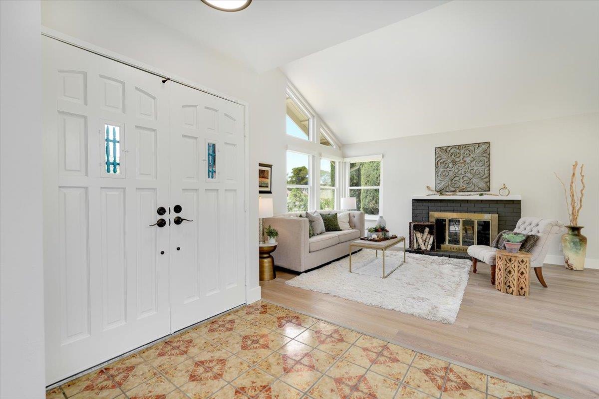 Detail Gallery Image 4 of 35 For 505 Drake Ct, Foster City,  CA 94404 - 4 Beds | 2/1 Baths