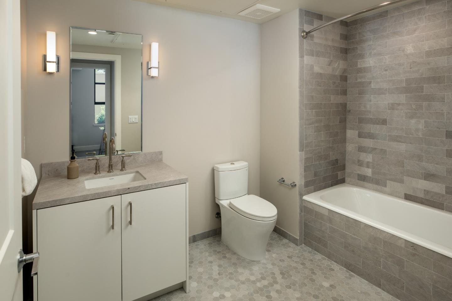 Detail Gallery Image 10 of 12 For 450 First St #107,  Los Altos,  CA 94022 - 2 Beds | 2 Baths