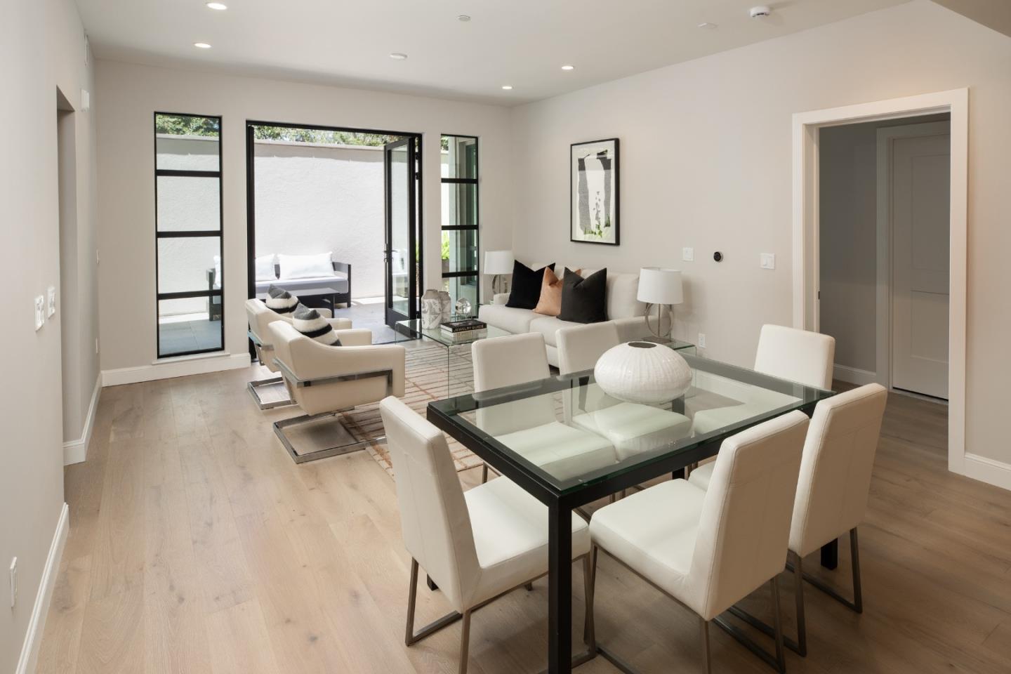 Detail Gallery Image 6 of 12 For 450 First St #107,  Los Altos,  CA 94022 - 2 Beds | 2 Baths