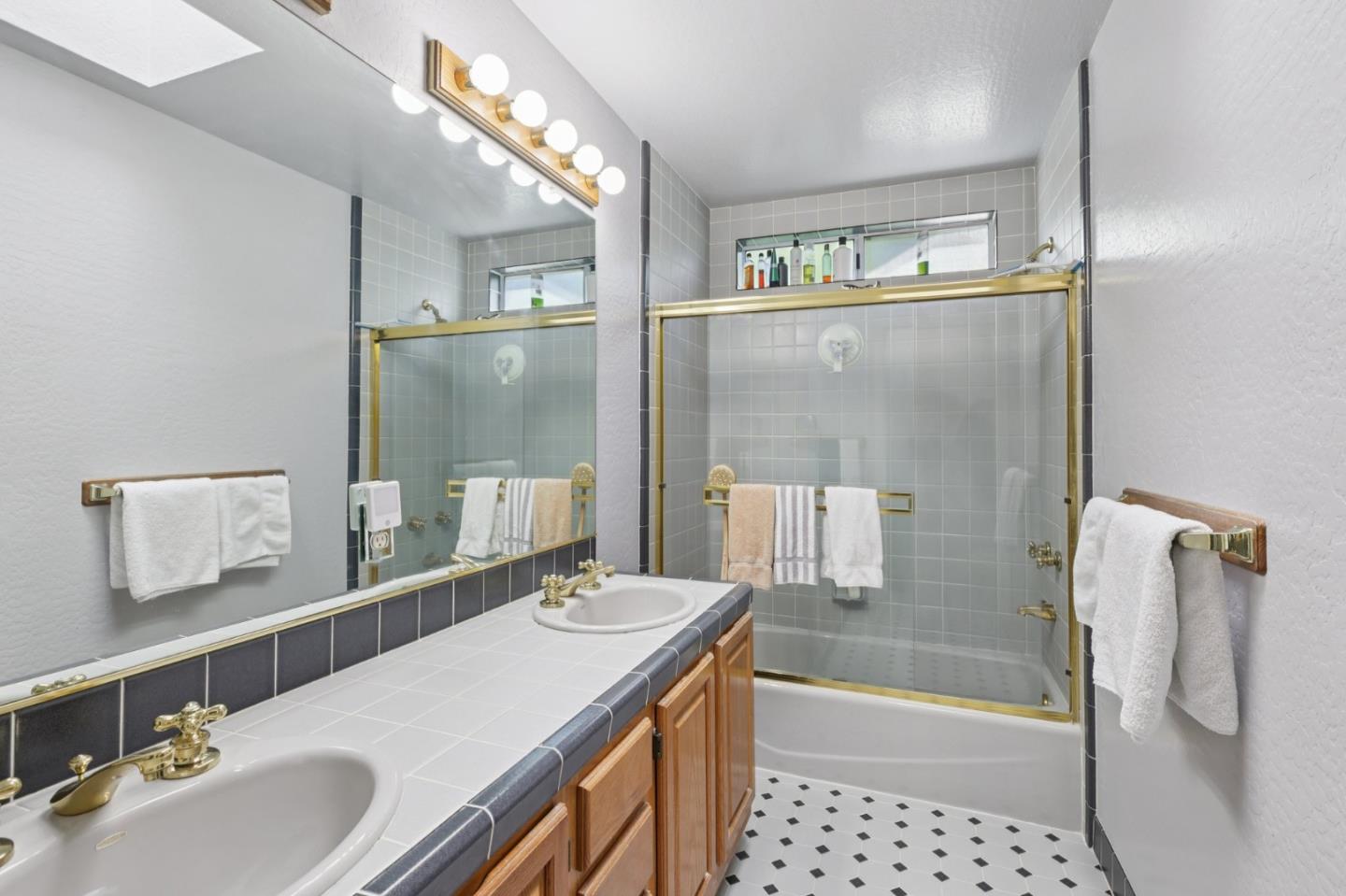 Detail Gallery Image 26 of 32 For 296 San Pedro Ave, Pacifica,  CA 94044 - 4 Beds | 2/1 Baths