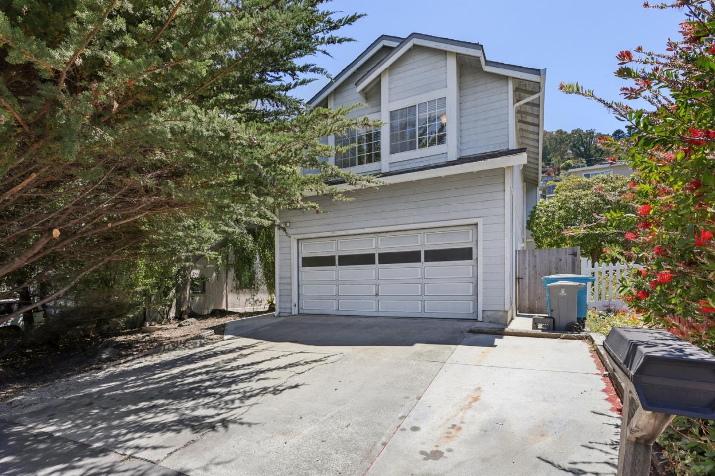 Detail Gallery Image 3 of 32 For 296 San Pedro Ave, Pacifica,  CA 94044 - 4 Beds | 2/1 Baths