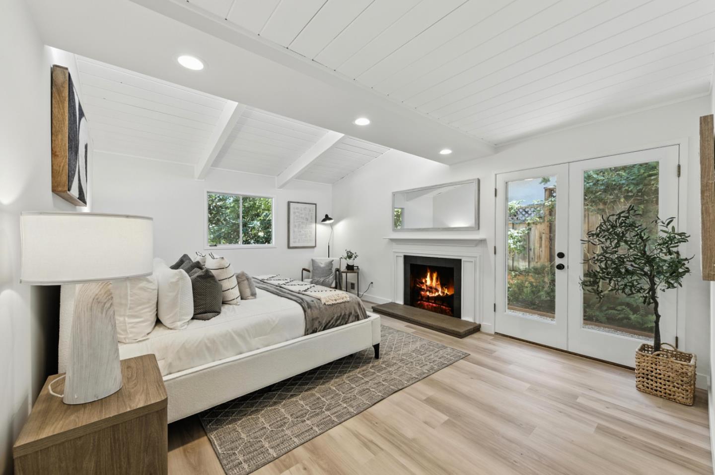 Detail Gallery Image 13 of 43 For 666 Georgia Ave, Palo Alto,  CA 94306 - 3 Beds | 3 Baths