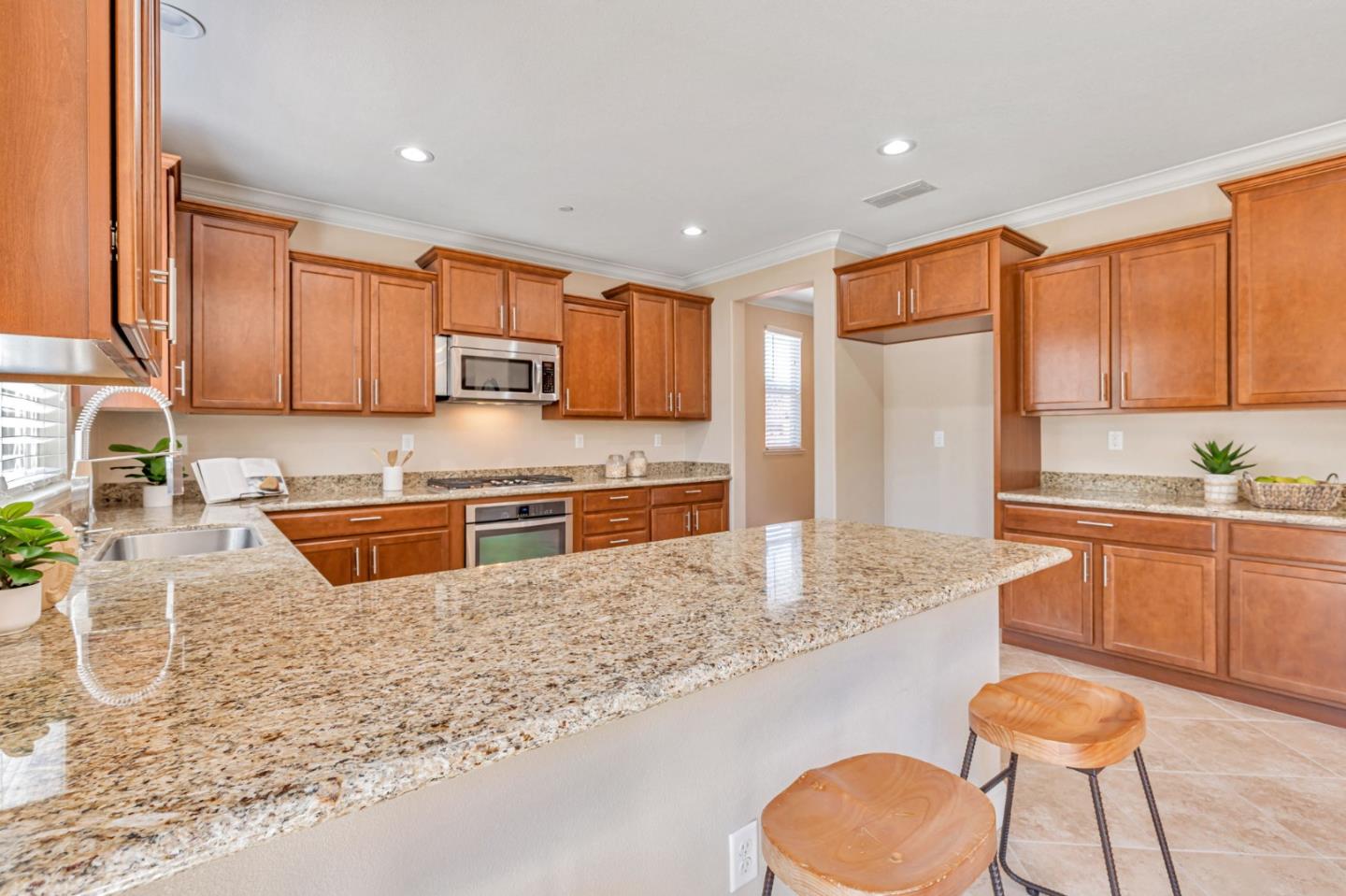 Detail Gallery Image 15 of 62 For 17425 Shelton Way, Morgan Hill,  CA 95037 - 3 Beds | 2/1 Baths