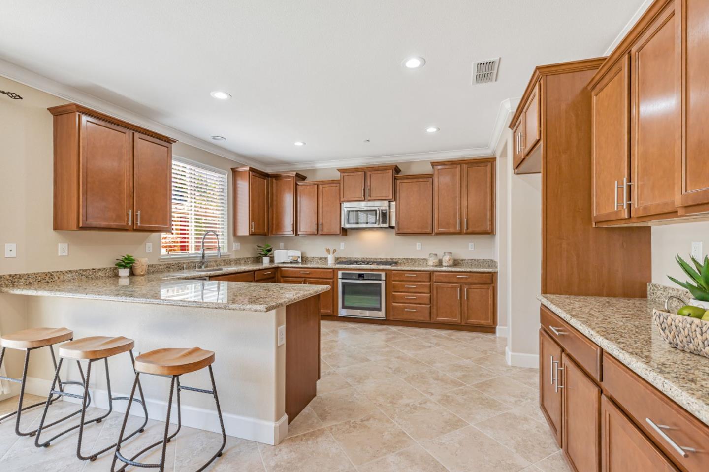 Detail Gallery Image 18 of 62 For 17425 Shelton Way, Morgan Hill,  CA 95037 - 3 Beds | 2/1 Baths