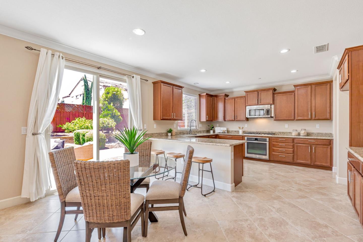 Detail Gallery Image 19 of 62 For 17425 Shelton Way, Morgan Hill,  CA 95037 - 3 Beds | 2/1 Baths