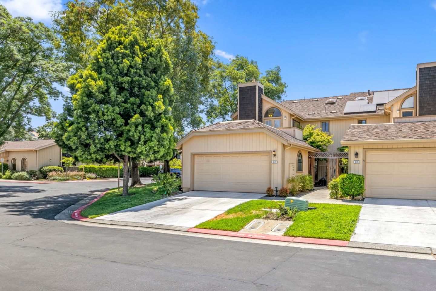 Detail Gallery Image 5 of 66 For 2137 Darnis Cir, Morgan Hill,  CA 95037 - 2 Beds | 2/1 Baths