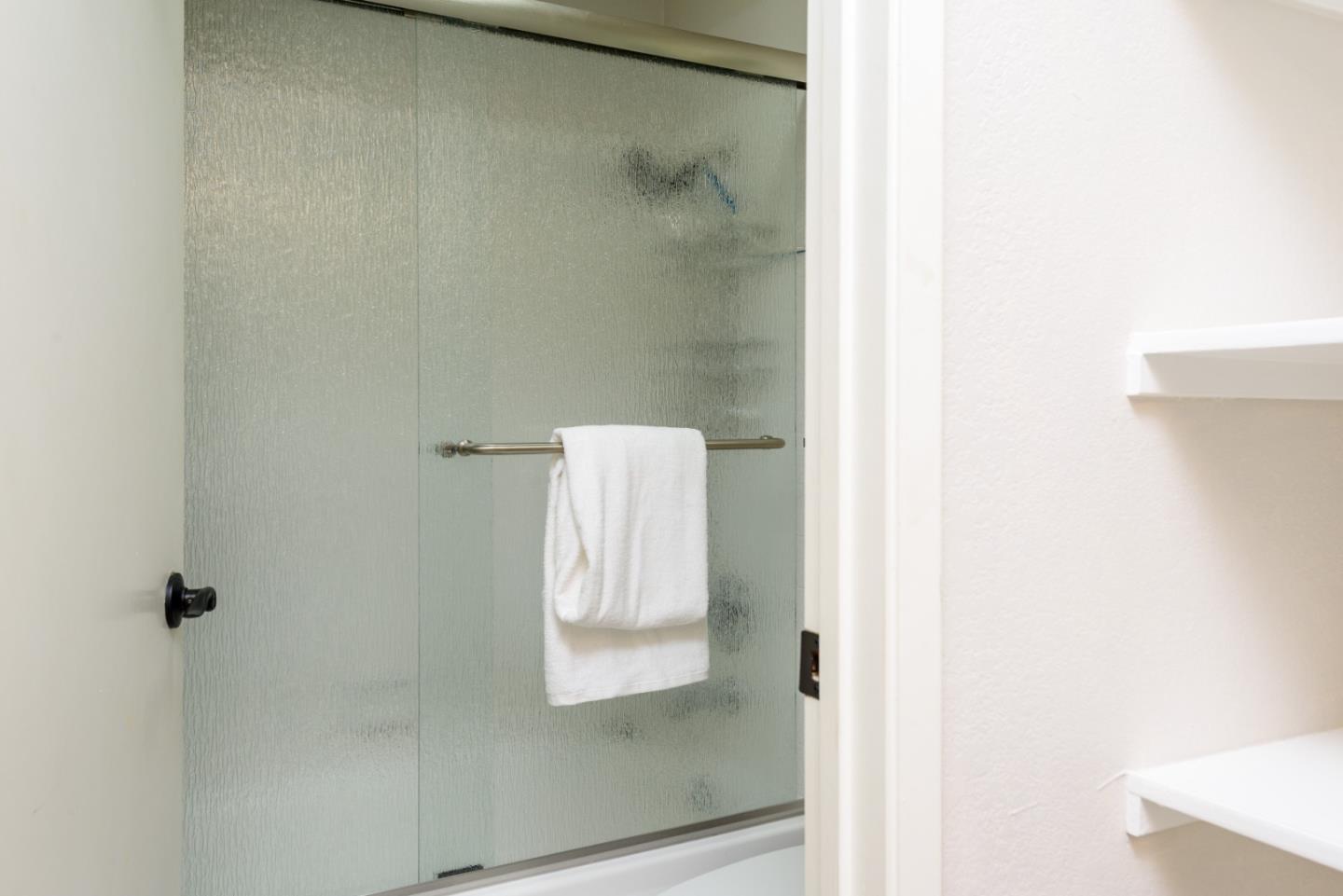 Detail Gallery Image 12 of 17 For 1638 via Laguna #9,  San Mateo,  CA 94404 - 2 Beds | 2 Baths