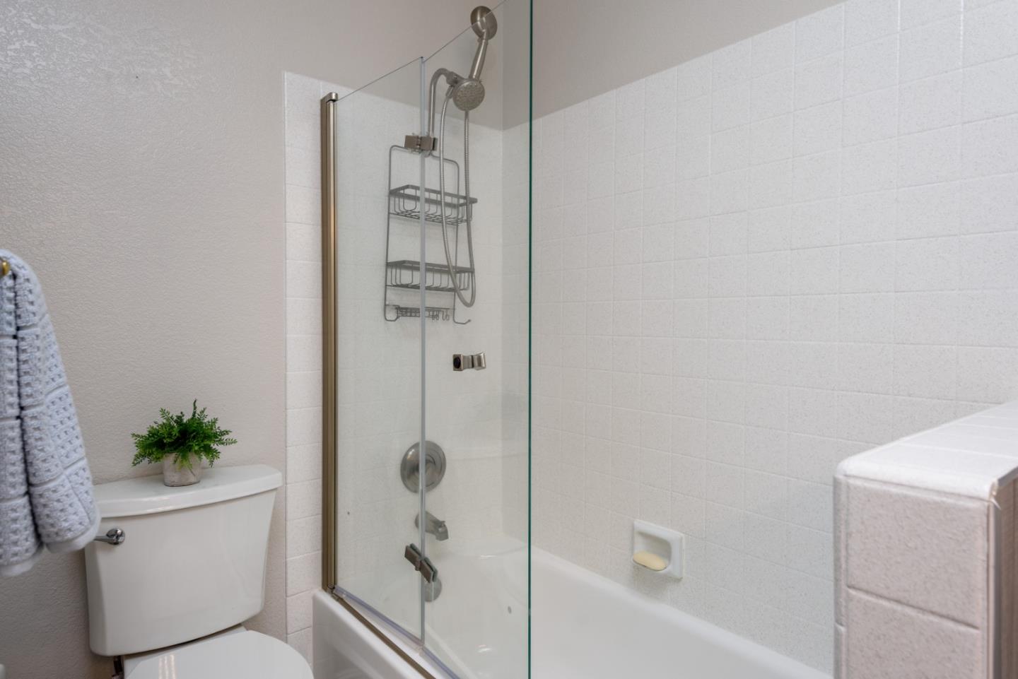 Detail Gallery Image 15 of 17 For 1638 via Laguna #9,  San Mateo,  CA 94404 - 2 Beds | 2 Baths
