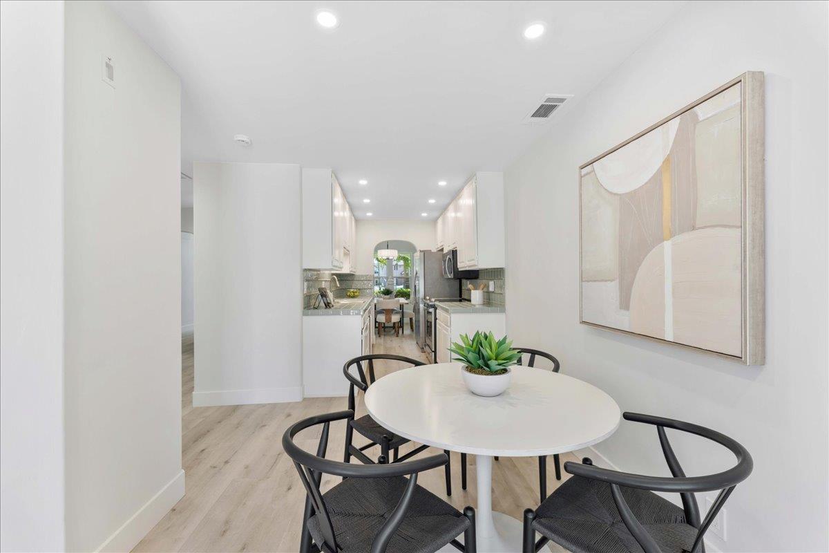 Detail Gallery Image 12 of 33 For 16345 Los Gatos Blvd #33,  Los Gatos,  CA 95032 - 3 Beds | 2 Baths