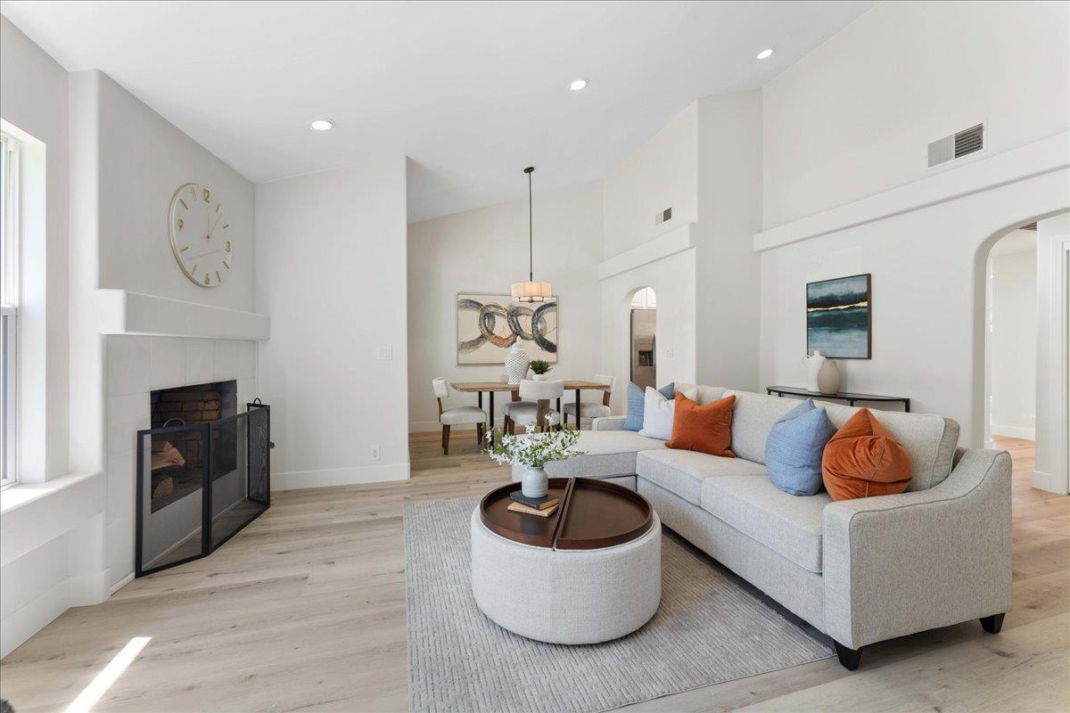 Detail Gallery Image 4 of 33 For 16345 Los Gatos Blvd #33,  Los Gatos,  CA 95032 - 3 Beds | 2 Baths