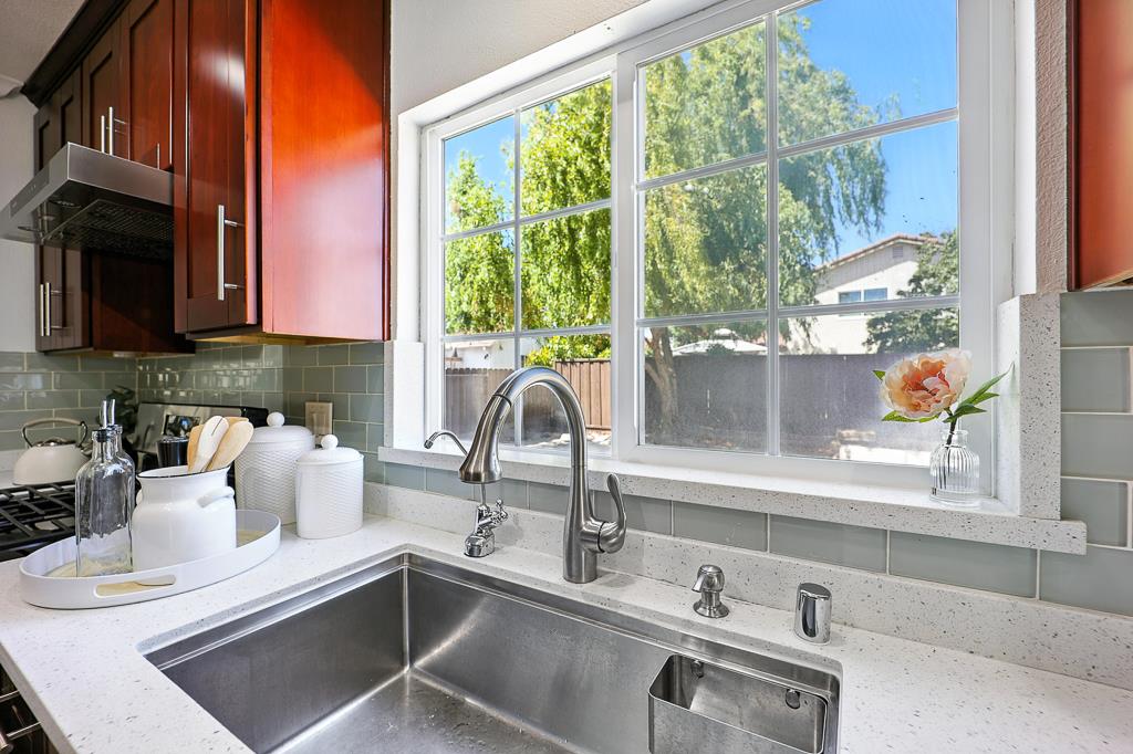 Detail Gallery Image 29 of 87 For 2507 Constellation Dr, Hayward,  CA 94545 - 4 Beds | 2/1 Baths