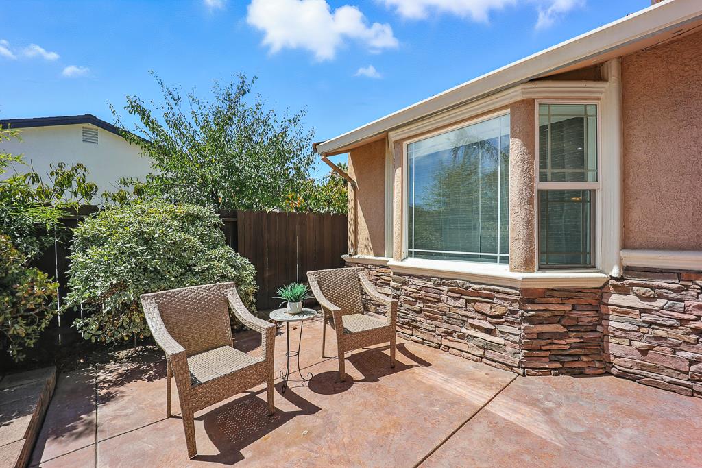Detail Gallery Image 5 of 87 For 2507 Constellation Dr, Hayward,  CA 94545 - 4 Beds | 2/1 Baths