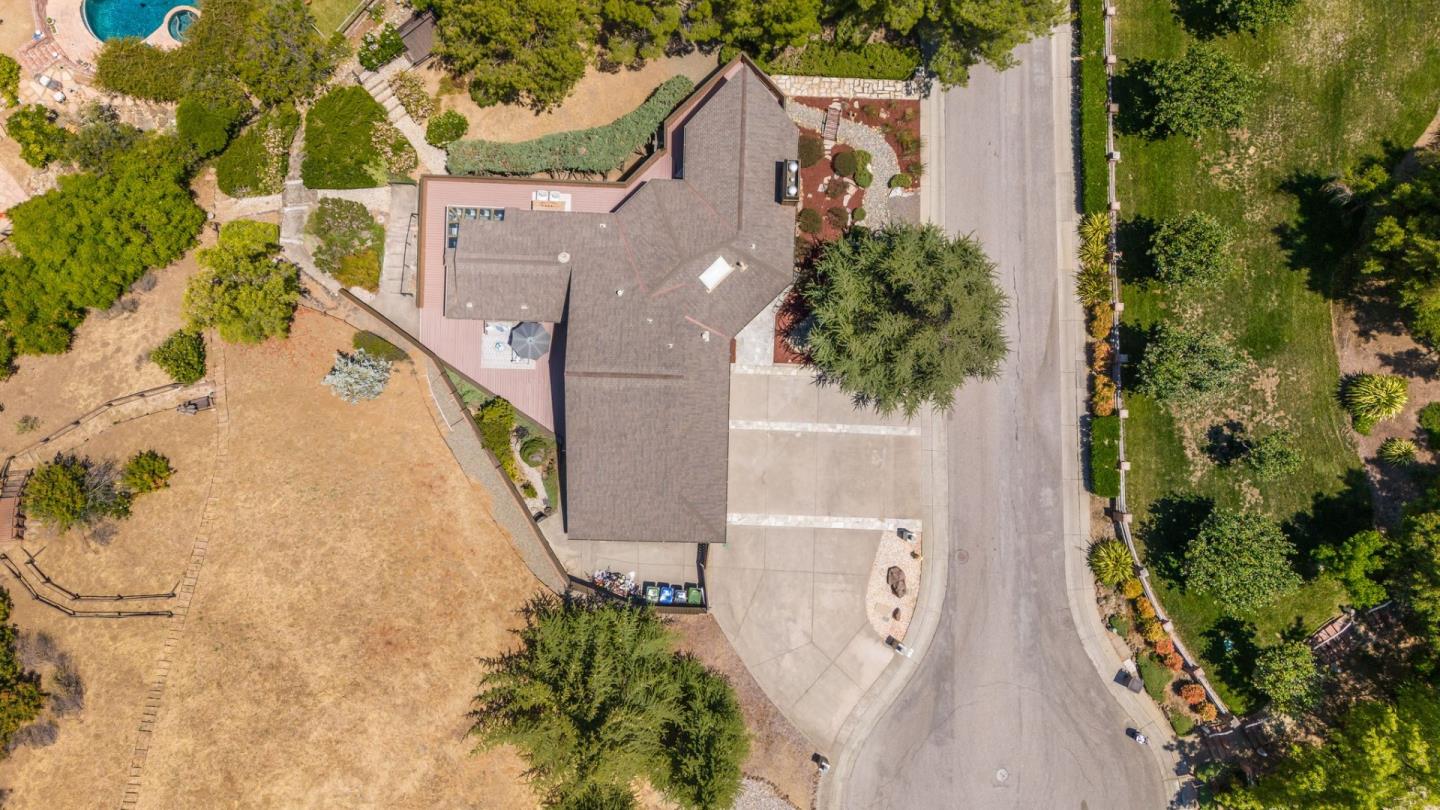 Detail Gallery Image 63 of 66 For 12391 Farr Ranch Ct, Saratoga,  CA 95070 - 3 Beds | 2/1 Baths