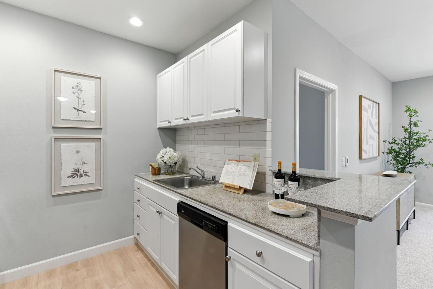 Detail Gallery Image 7 of 32 For 401 S Norfolk St #315,  San Mateo,  CA 94401 - 2 Beds | 2 Baths