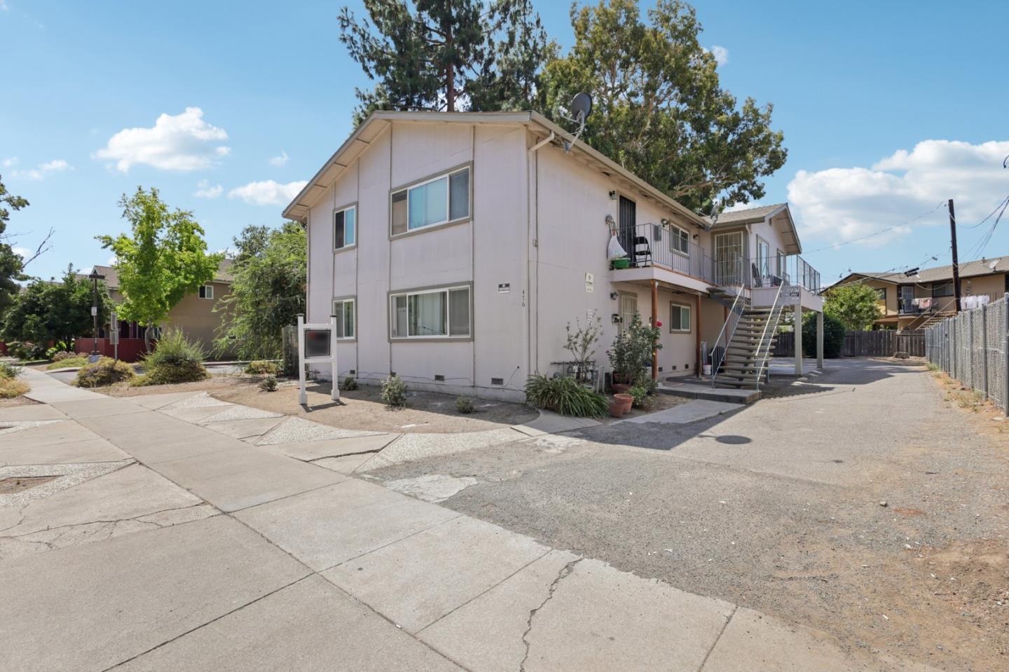 Detail Gallery Image 5 of 27 For 476 Branham Ln, San Jose,  CA 95111 - – Beds | – Baths