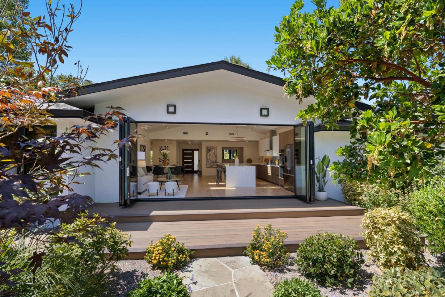 Detail Gallery Image 2 of 128 For 613 Barroilhet Ave, San Mateo,  CA 94402 - 3 Beds | 3 Baths