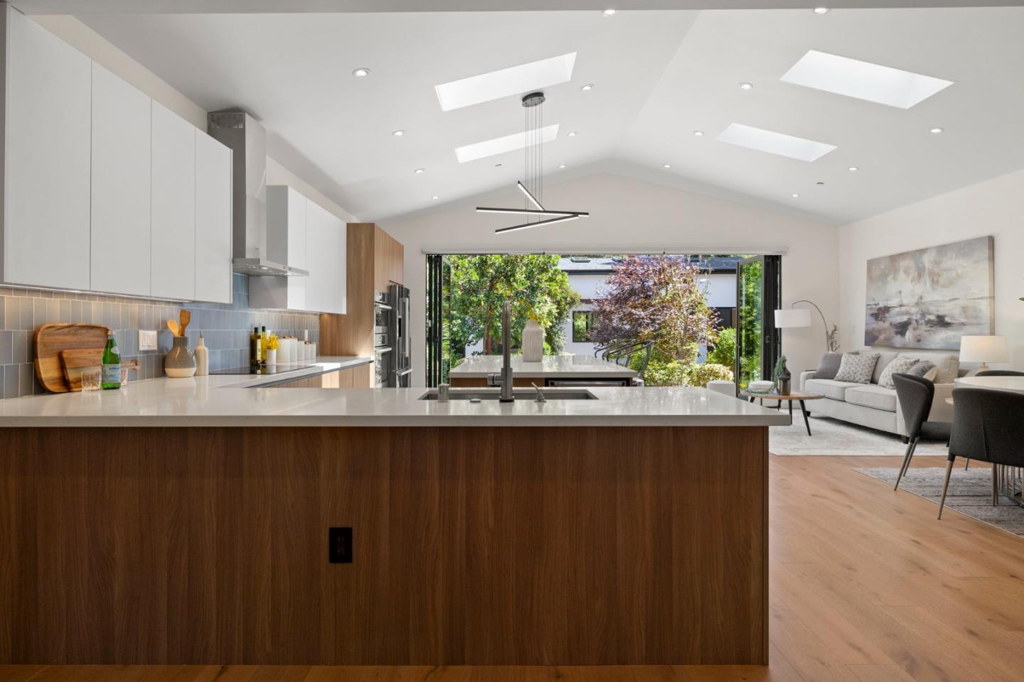 Detail Gallery Image 20 of 128 For 613 Barroilhet Ave, San Mateo,  CA 94402 - 3 Beds | 3 Baths