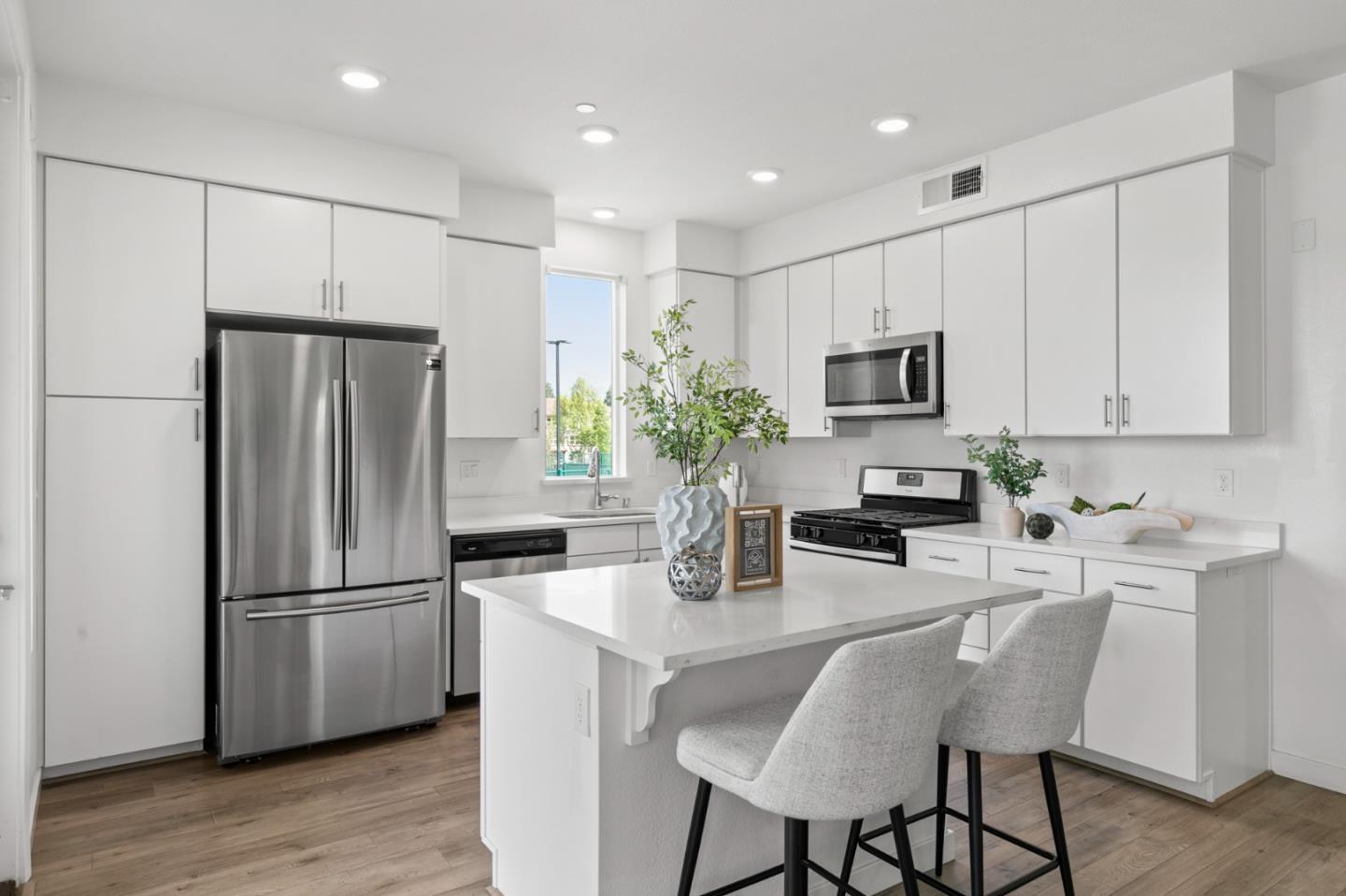 Detail Gallery Image 3 of 24 For 1407 Nightshade Rd #21,  Milpitas,  CA 95035 - 2 Beds | 2 Baths